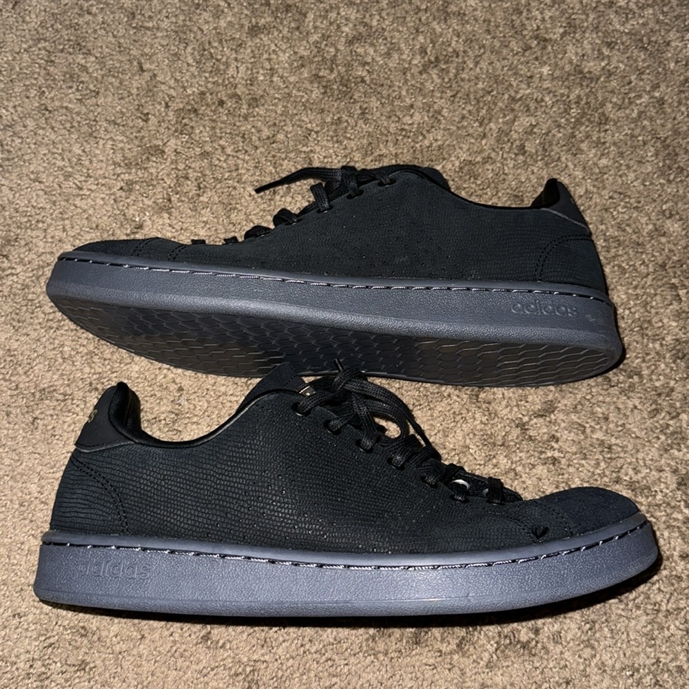 ♠️Adidas Shoes ♠️ - Picture 3 of 9